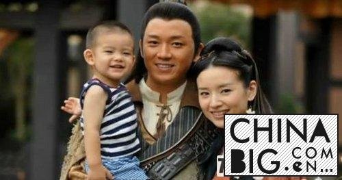 潘粤明回应儿子身世不争抚养权引猜疑 潘粤明儿子身世曝光称对得起董洁