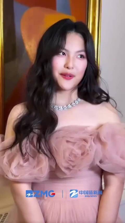 王诗龄很开心16岁了