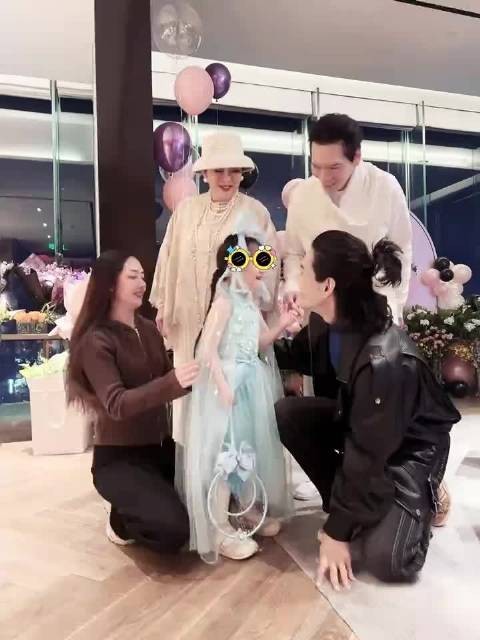 郭碧婷的女儿好漂亮