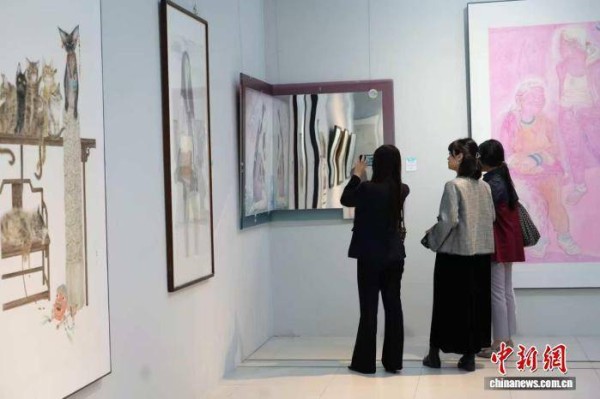 当代中国女艺术家优秀作品展亮相中国国家画院