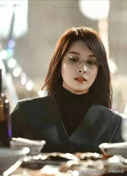 不说台词嘴闭不上，说台词嘴又张不开，于和伟也带不动31岁的隆妮