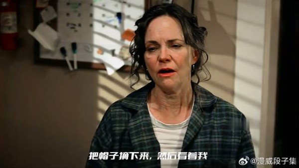 蜘蛛侠留给家人的就只有担心了 梅姨是他唯一的亲人了