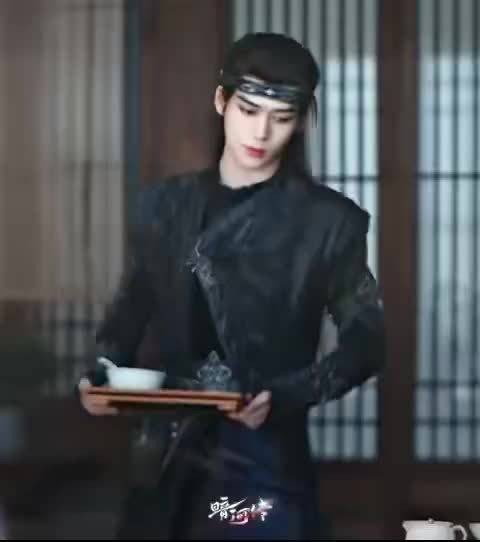 彭小苒章时安新剧演绎钓系爱情,指尖刃定情甜度爆表