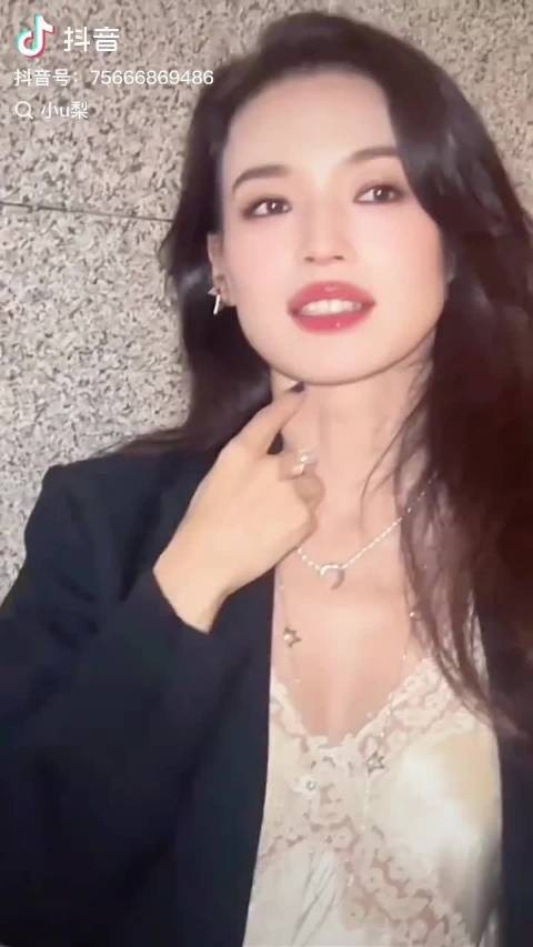 王晶曾经说过: 除了徐锦江和任达华,谁也征服不了的女人