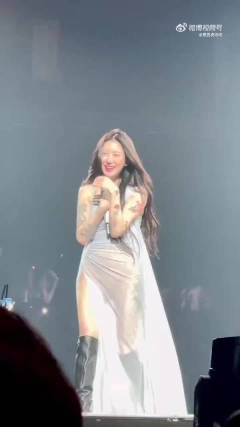 白艺潾着装引起全韩网怒喷