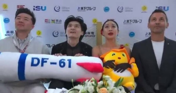中国花滑选手因导弹玩偶遭国际滑联调查