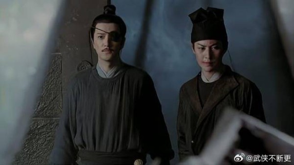 军师看到心机男背躺在地 刚想过去报仇,下秒就遭殃了