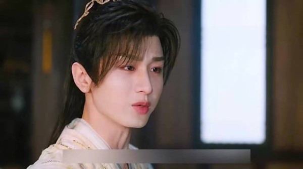 3.男人只是心存善念 怎料下一秒却惨遭父亲的鞭笞