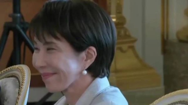 终于理解什么叫谄媚和鬼迷日眼这两个词, 这不做演员可惜了,一秒800个动作