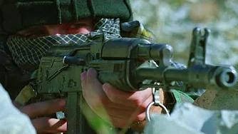 极力推荐的战争猛片，俄罗斯边防军激战恐怖分子，悲壮而震撼！