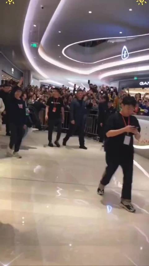 星爷,我养你啊!周星驰 星爷 周星驰现身