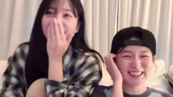 作为《chill kill》原唱，SEULGI和YERI争论舞蹈方向最后齐舞