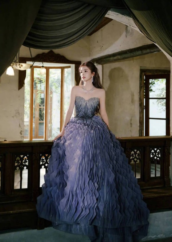 白鹿气质出众。