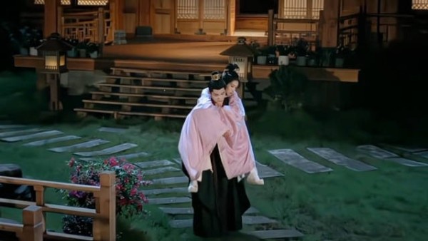 山河枕13集亲密戏引剧粉热议