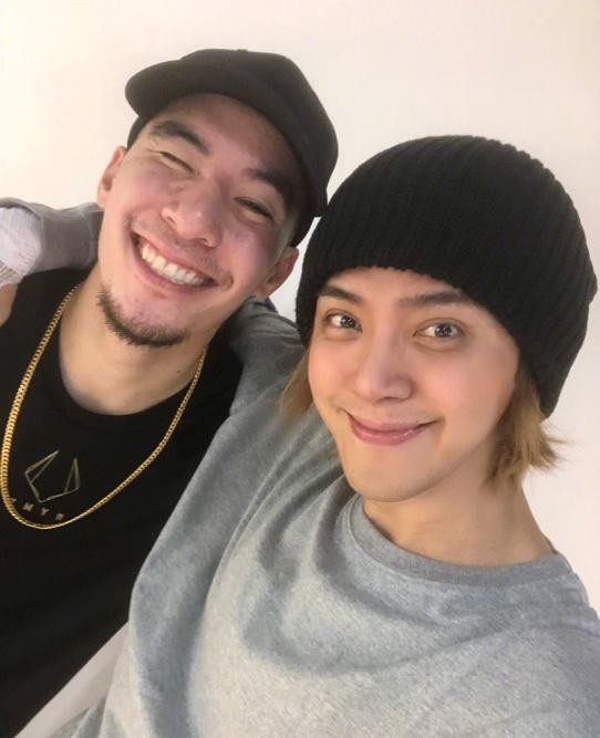 演唱会成蹦迪现场,全场进入高潮,估计只有他能够做到