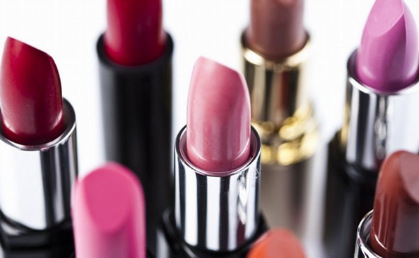 2018年彩妆行业消费现状与市场趋势分析:消费观念趋于身份认同 明星网红自创品牌