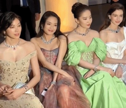 舒淇被日本女星挤压后续:刘亦菲晒合照力挺,宝格丽表态大快人心