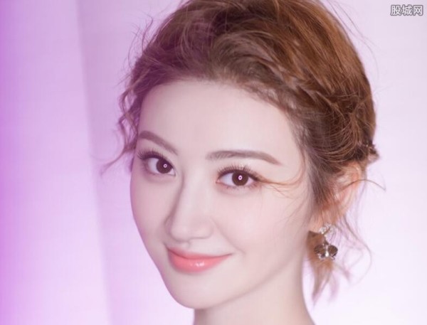 景甜王思聪关系是怎样的？景甜背景靠山大揭秘