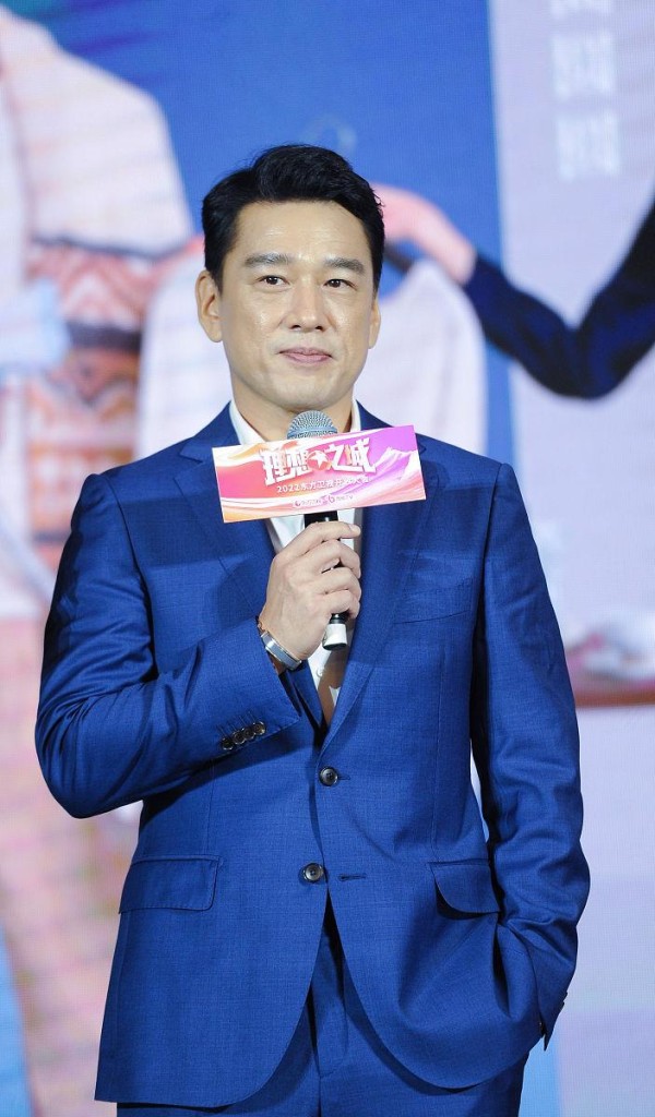 王耀庆“贴脸开大”事件背后的明星公关战：从强硬切割到示弱自保的危机处理逻辑