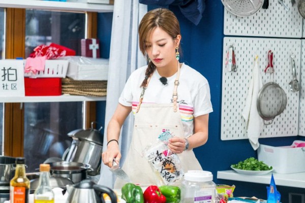 亦师亦友,赵薇为何对杨子姗格外偏爱?