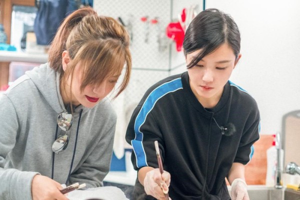 亦师亦友,赵薇为何对杨子姗格外偏爱?