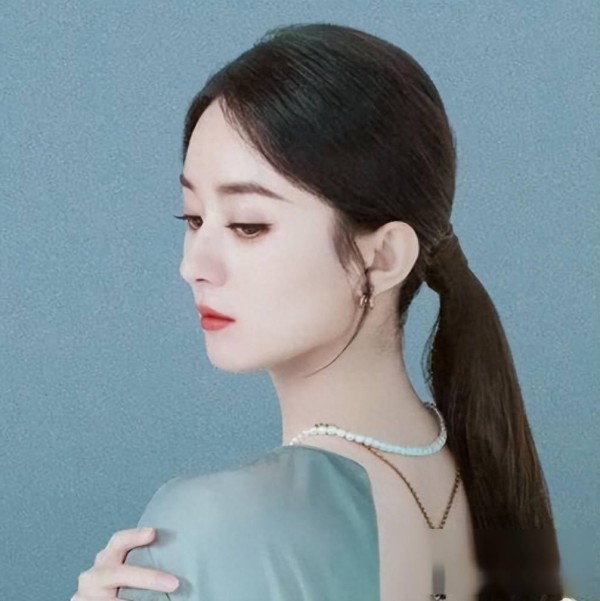 赵丽颖“超牛闺蜜团队”：四女一男，见证她从无名到顶流！