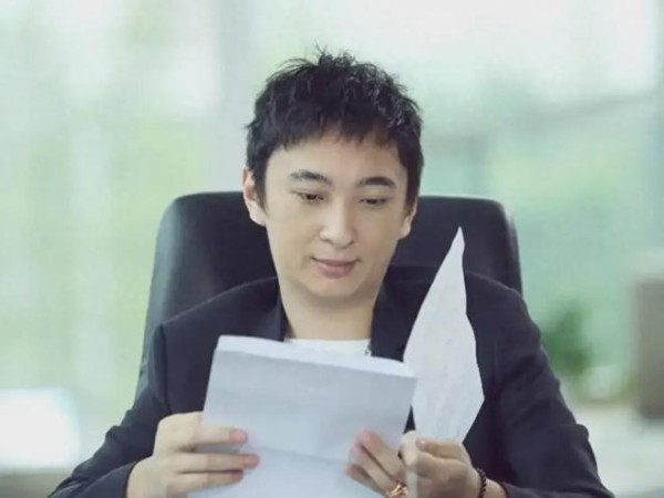 铁杆粉丝,王思聪投资《至暗时刻》开发商 成为该公司高层