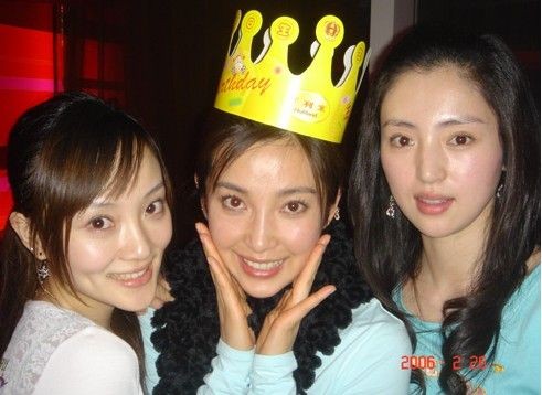 李冰冰跟李小璐是无话不谈的好朋友。