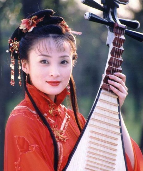 她是琼瑶最爱女演员，为她写三个角色一个没演，最后演的人都火了