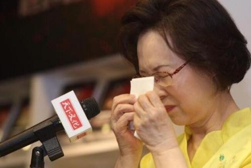 琼瑶是个怎么样的人?为什么说琼瑶三观不正误导了一代人的爱情观