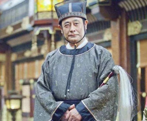 《红楼梦》:夏太监反复敲诈贾府,元春为啥不阻止?3 个原因藏着宫廷无奈