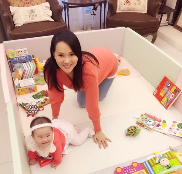 《妈妈是超人》伊能静发长文护秦昊:他那时没有丢下我,我现在也应该等等他