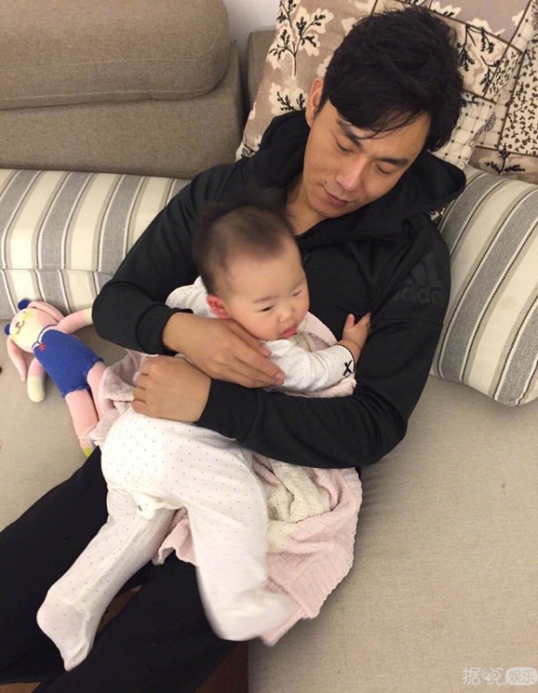 《妈妈是超人》伊能静发长文护秦昊：他那时没有丢下我，我现在也应该等等他