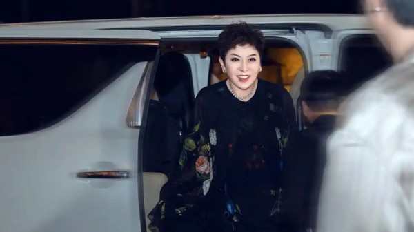 向太私下跟大咖明星相处关系真好,开玩笑给成龙儿子取名:房地产