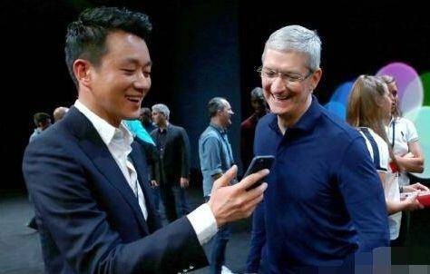 iPhone8终于发布了,看看有哪些明星和库克关系密切!