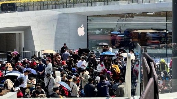 Apple上海静安寺广场新店开业,粉丝排队超千人,什么原因导致的
