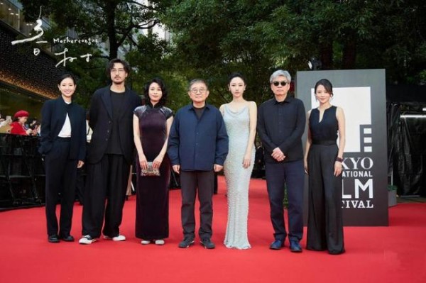 白百何：还能这么操作？明星动态引发解读争议