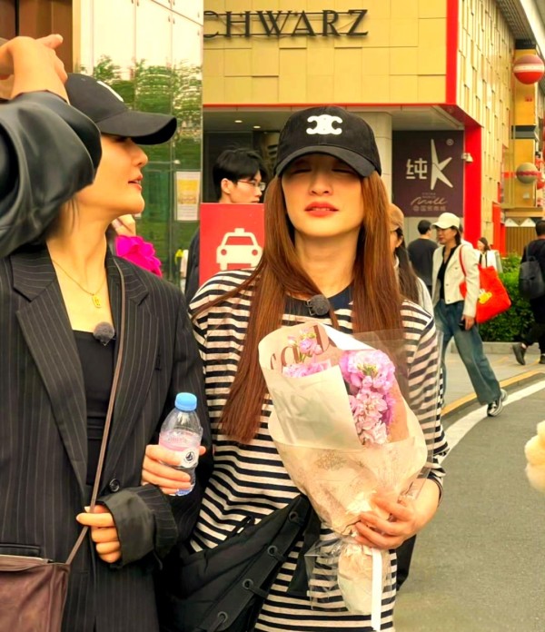 谢娜与李小冉：娱乐圈友情新标杆