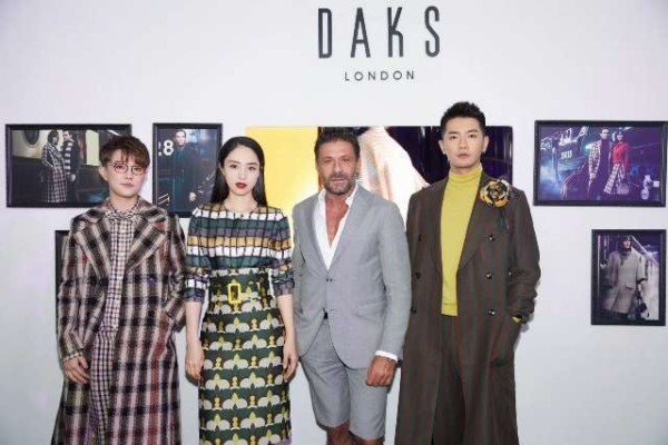 董璇和刘力扬散场后互加微信，期待演员和音乐人能有进一步的发展