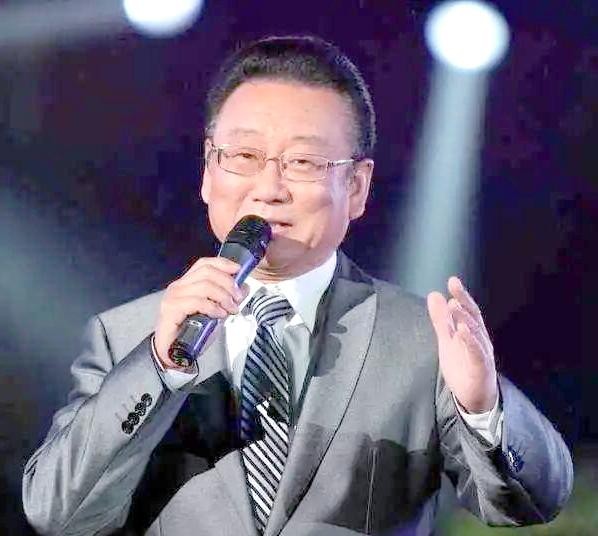 明星与艺术家的情感纠葛：大衣哥与蒋大为的往事与评价