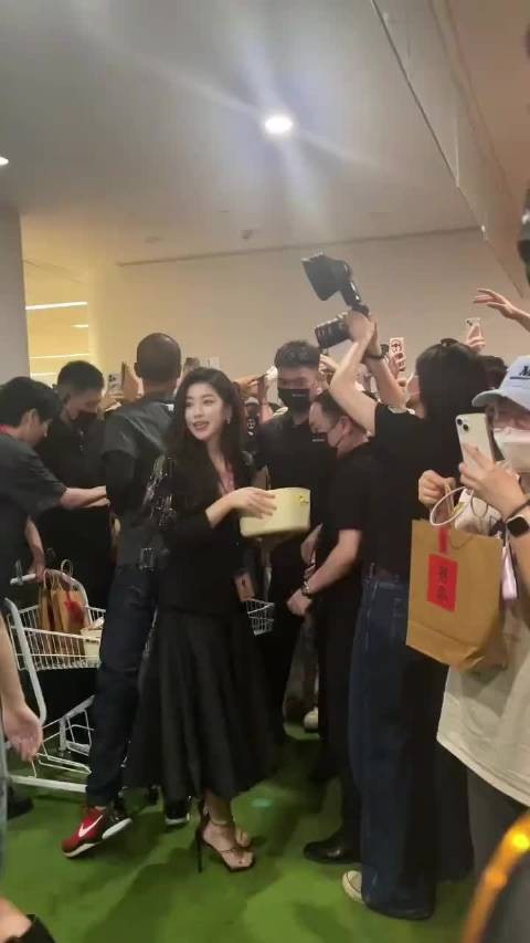 朱珠发糖:发完你的发你的