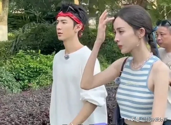 静静爱分享：陈哲远与古力娜扎，两位娱乐圈的璀璨明星，近期因一些互动而引发外界诸多遐想。然而，据可靠消息，他们之间并无超越友谊的特别关系。相反，娜扎与张云龙之间似乎有着更为亲近的交往，但这同样停留在深厚的友情层面，并未升华至恋人关系。
在娱乐圈这个光怪陆离的世界里，每一次的交集都可能成为公众热议的话题。陈哲远与娜扎的每一次合作，都展现出非凡的默契与火花，但这仅仅是他们作为专业演员的职业素养体现。而娜...