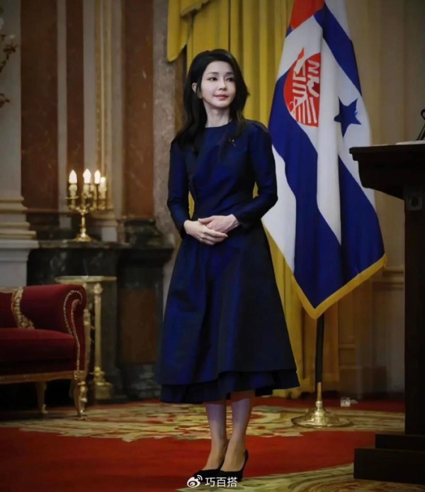 53 岁韩国第一夫人金建希:时尚穿搭范本,争议背后的传奇人生