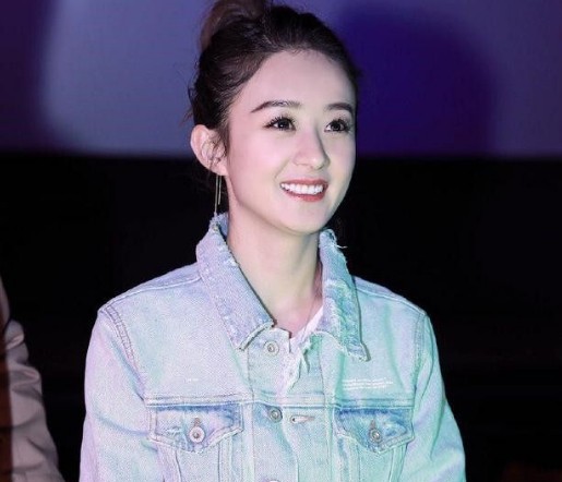 赵丽颖穿“老爹鞋”显腿短,唐嫣穿“弹簧鞋”像P图,都不好看!