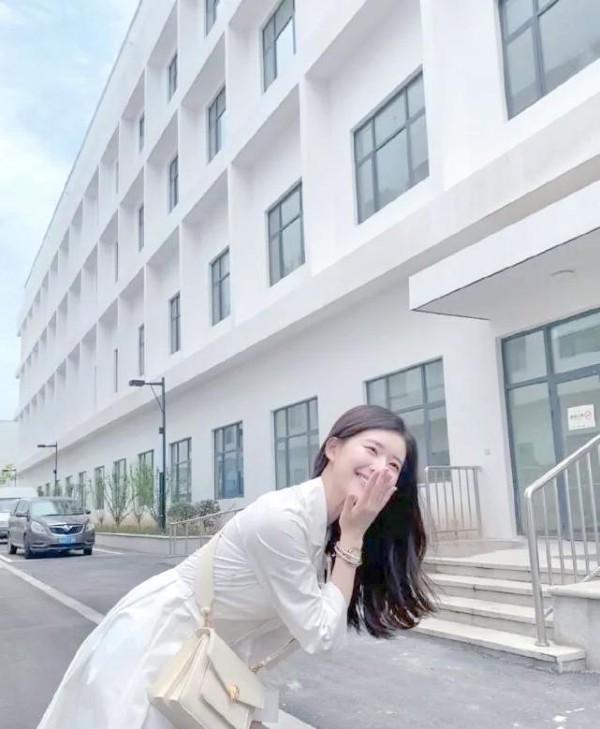 明星6月行程曝光:从赵露思到刘诗诗的活动全解析