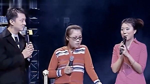 不愧是铿锵玫瑰,当年霸气怒怼,多少人为她的隐退而遗憾《中国流行歌曲榜》