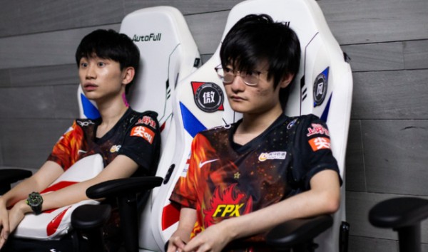 金贡发长文澄清:我跟小天关系很好,很喜欢前FPX的队友!