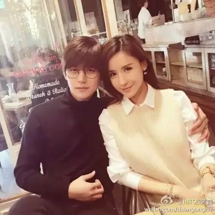 盘点:网红背后的男人们 王思聪、罗志祥为了她们甘当配角