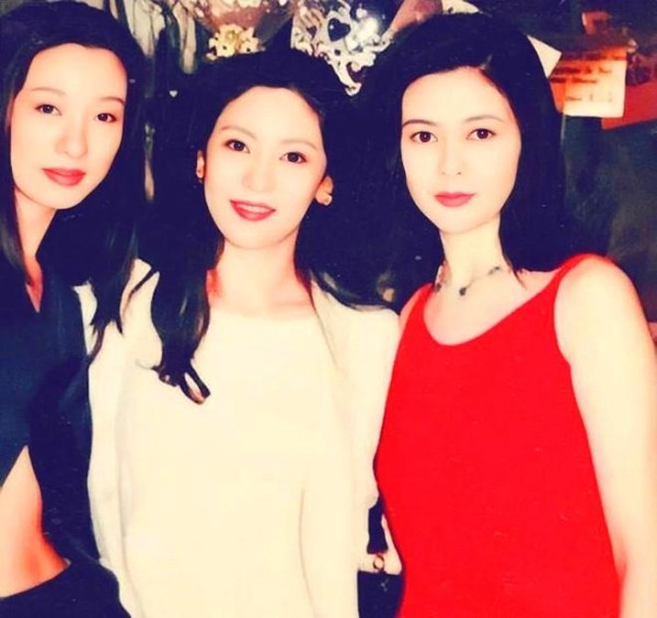 向华强对陈岚说:我没钱,还欠债,陈岚一笑道:好巧啊,我也是