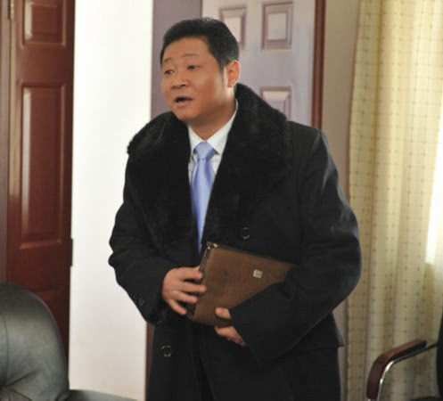 49岁赵亮老婆曝光,隐藏了整整10年,网友:这才是聪明的男人